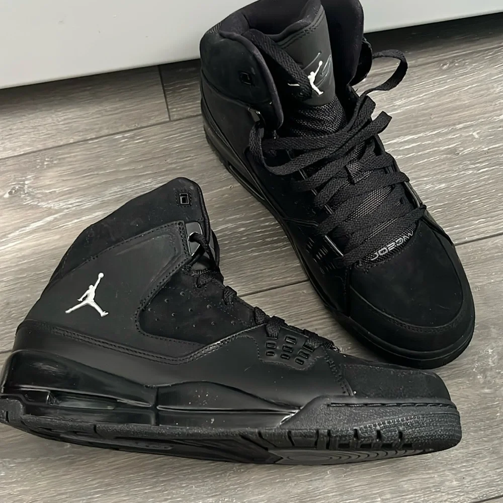 Jordan Sneakers - Picture 1 of 5